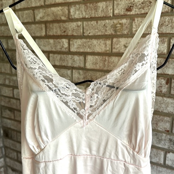 SO Silky Vintage Pink Nylon Full slip with Rare Shadow Panel UA 42